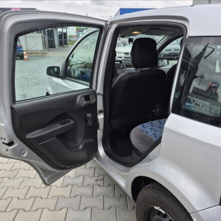 1,1 ACTIVE ČR 1.MAJITELKA S.KNIHA